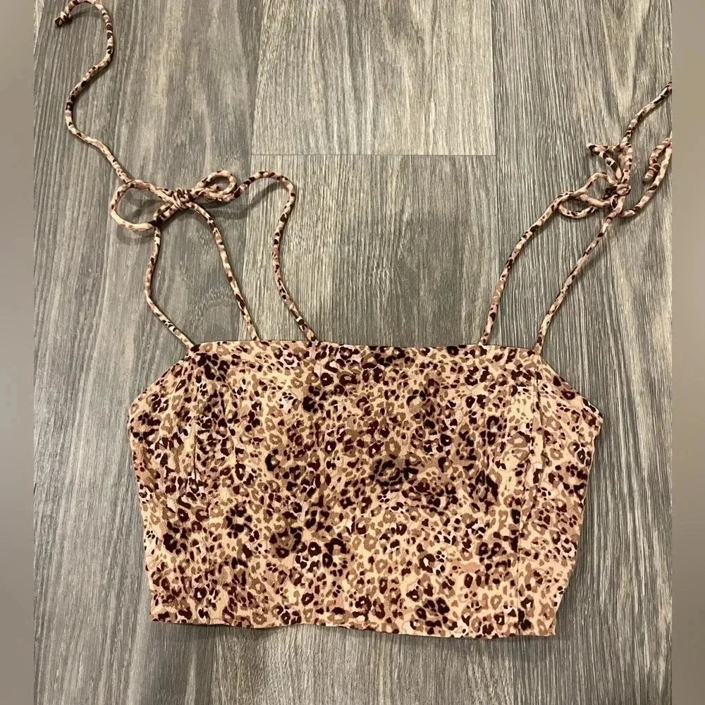 NWOT Wilfred Cheetah Print Crop Top in Size XS